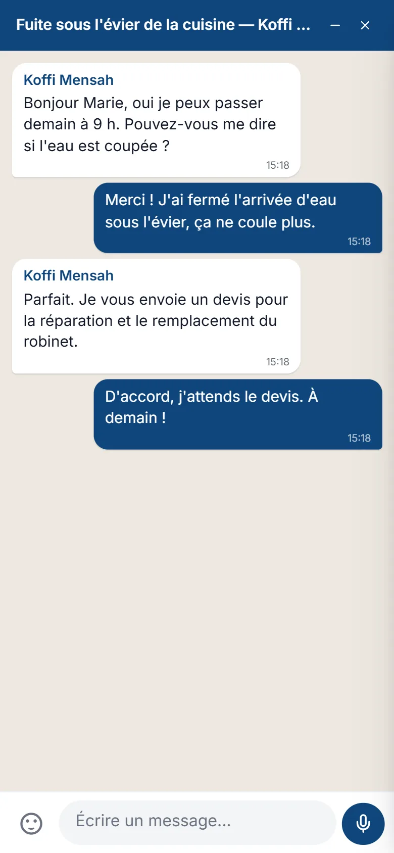 Discussion entre un client et un professionnel avec messages et boutons d'appel